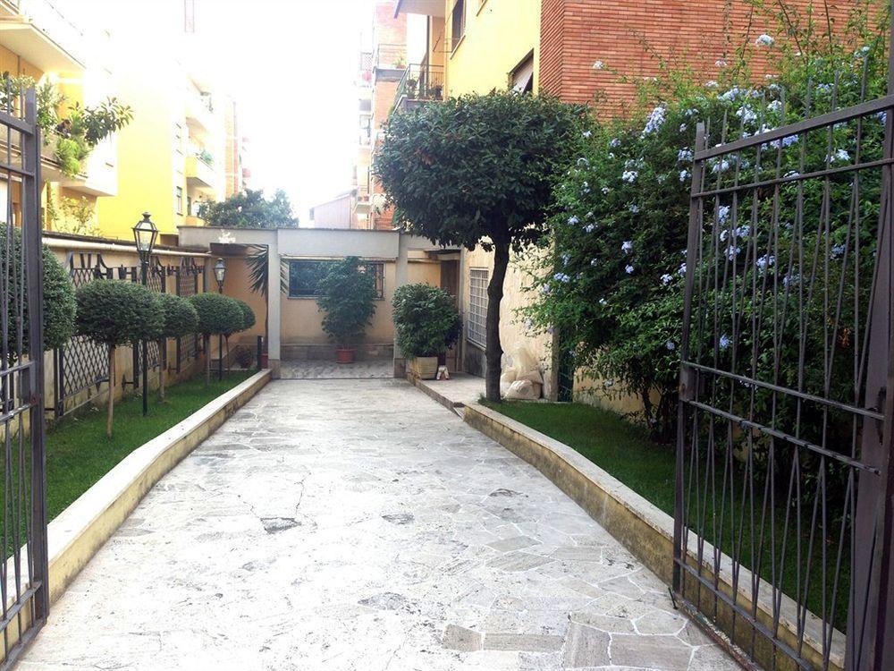 Fleming Suites By Hili Rome Bagian luar foto